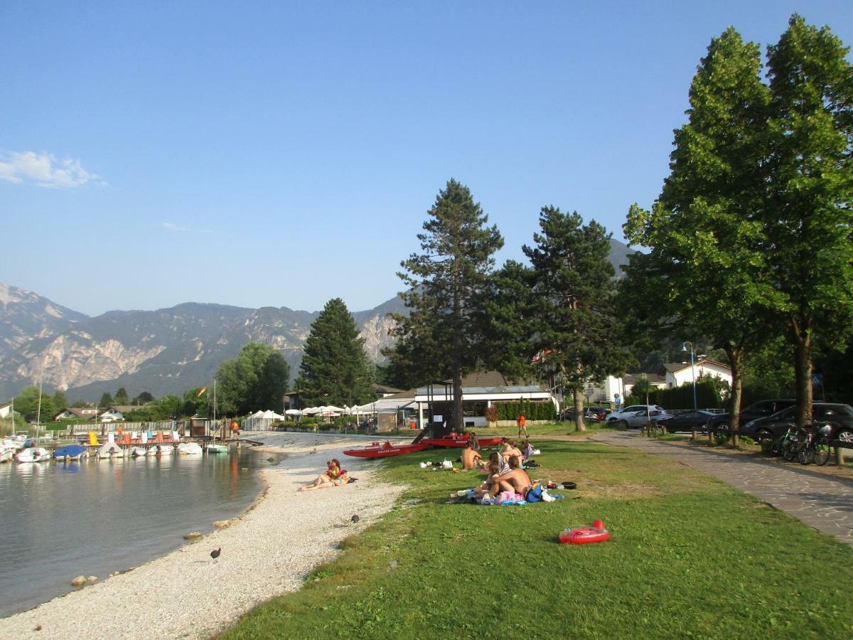 La Perla del Lago Calceranica al Lago Exterior foto
