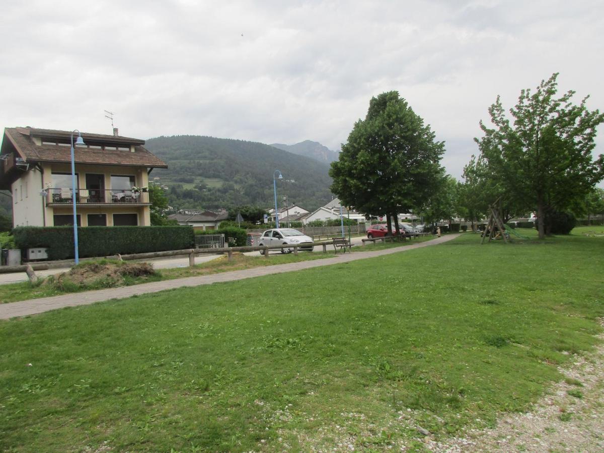 La Perla del Lago Calceranica al Lago Exterior foto